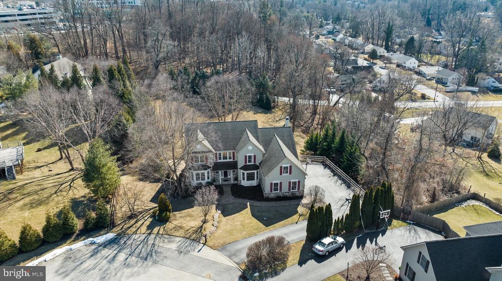 605 PERRY DRIVE