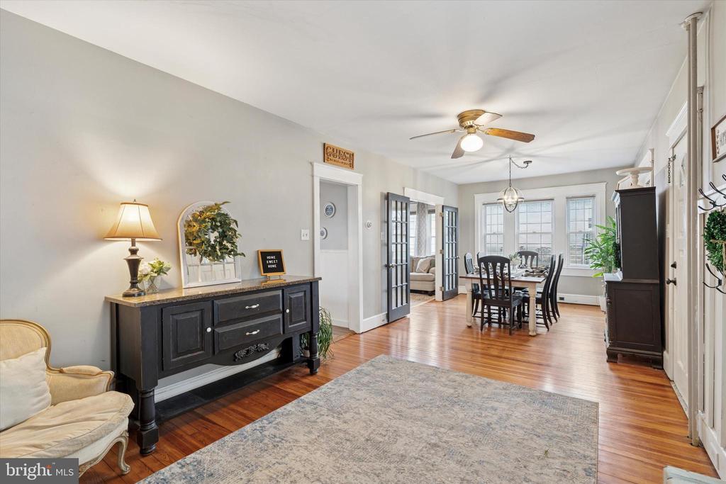 596 KLINE AVENUE