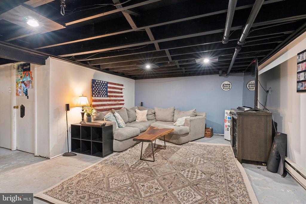 596 KLINE AVENUE