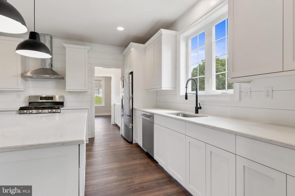297 BEAUMONT DRIVE