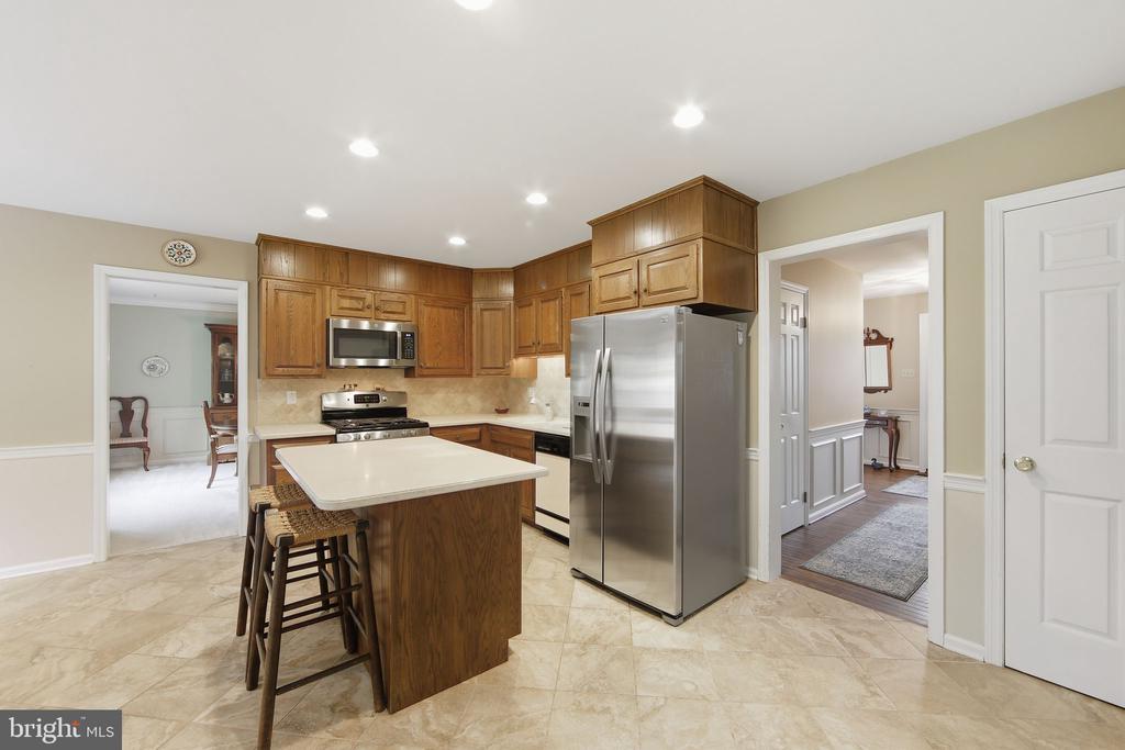 406 SCOFIELD LANE