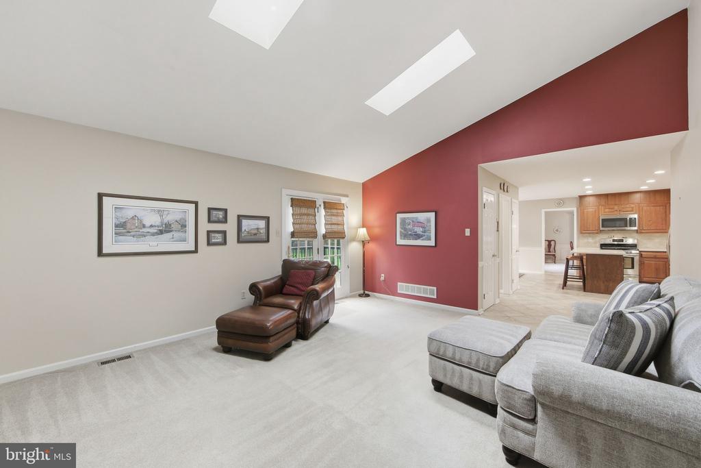 406 SCOFIELD LANE