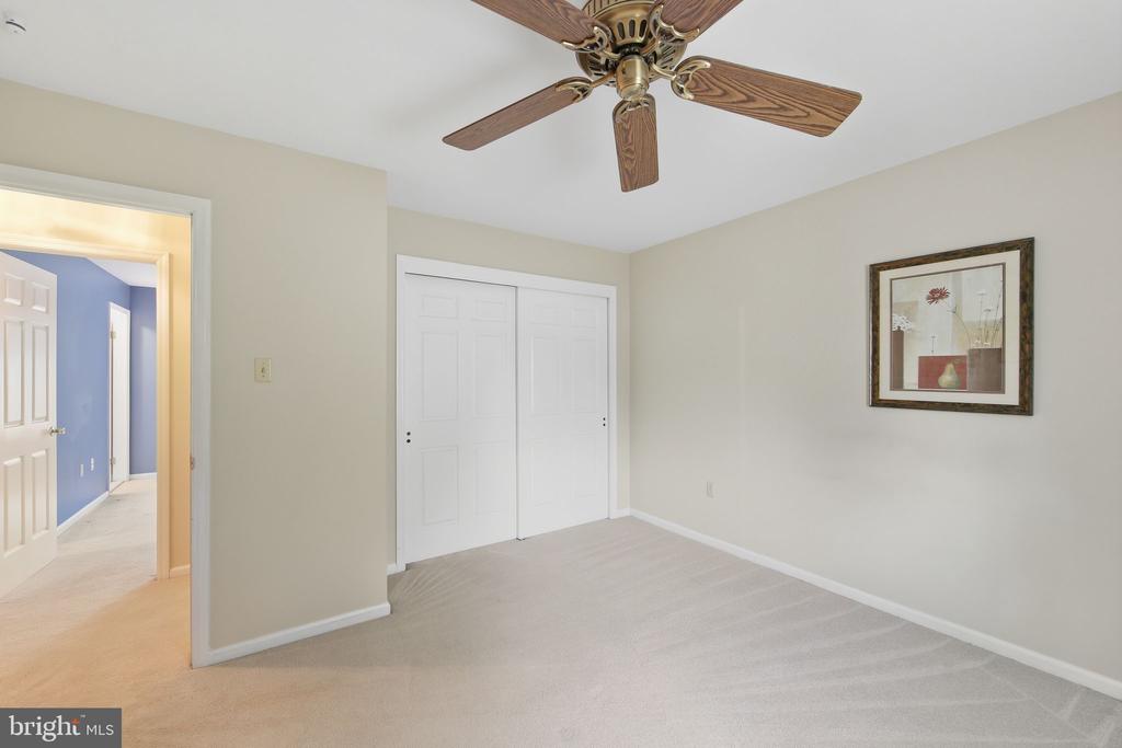 406 SCOFIELD LANE