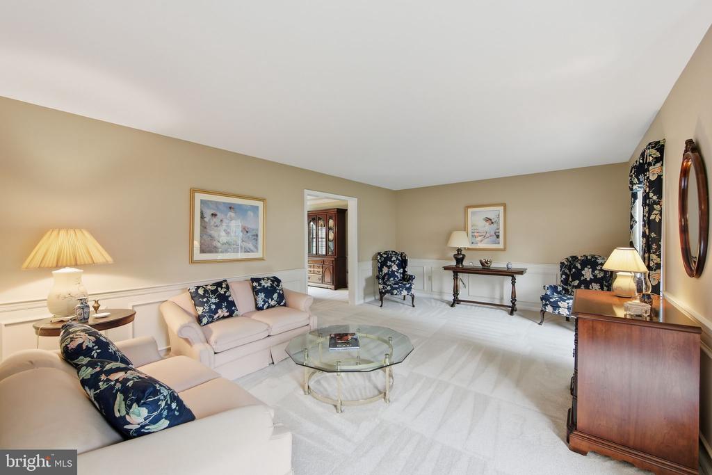 406 SCOFIELD LANE