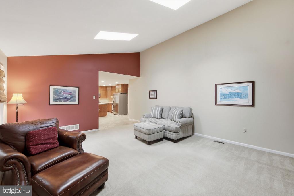 406 SCOFIELD LANE