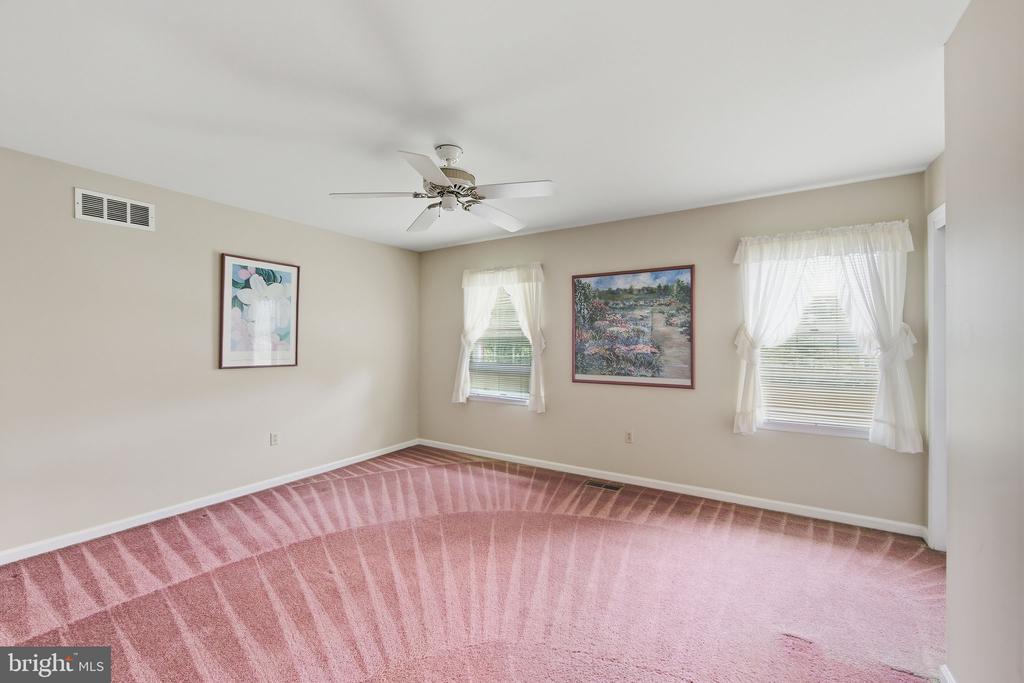 406 SCOFIELD LANE