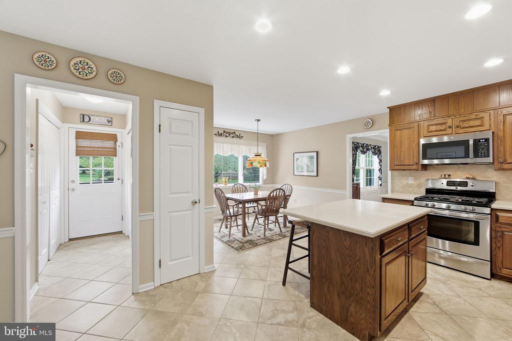 406 SCOFIELD LANE