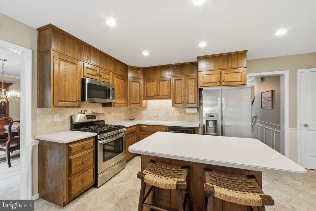 406 SCOFIELD LANE