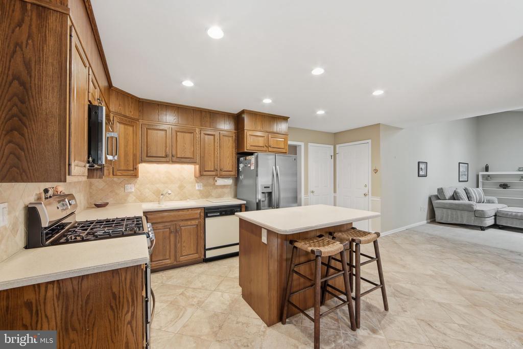406 SCOFIELD LANE