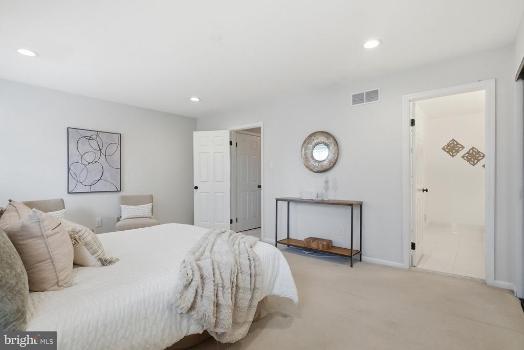 1703 STONEHAM DRIVE Unit: 1703