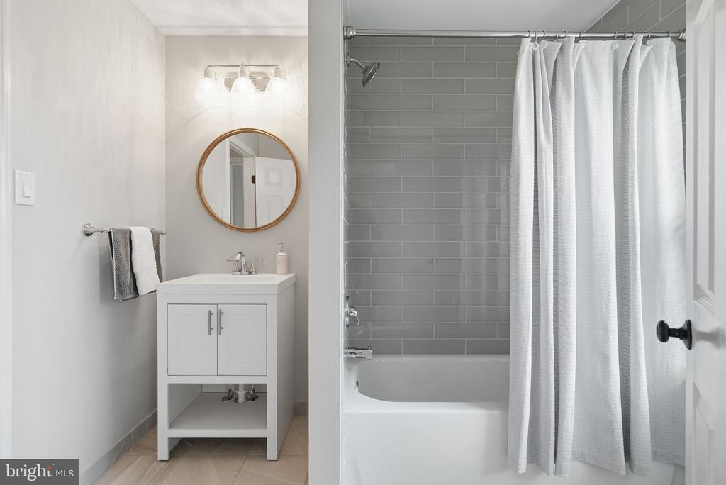 1703 STONEHAM DRIVE Unit: 1703