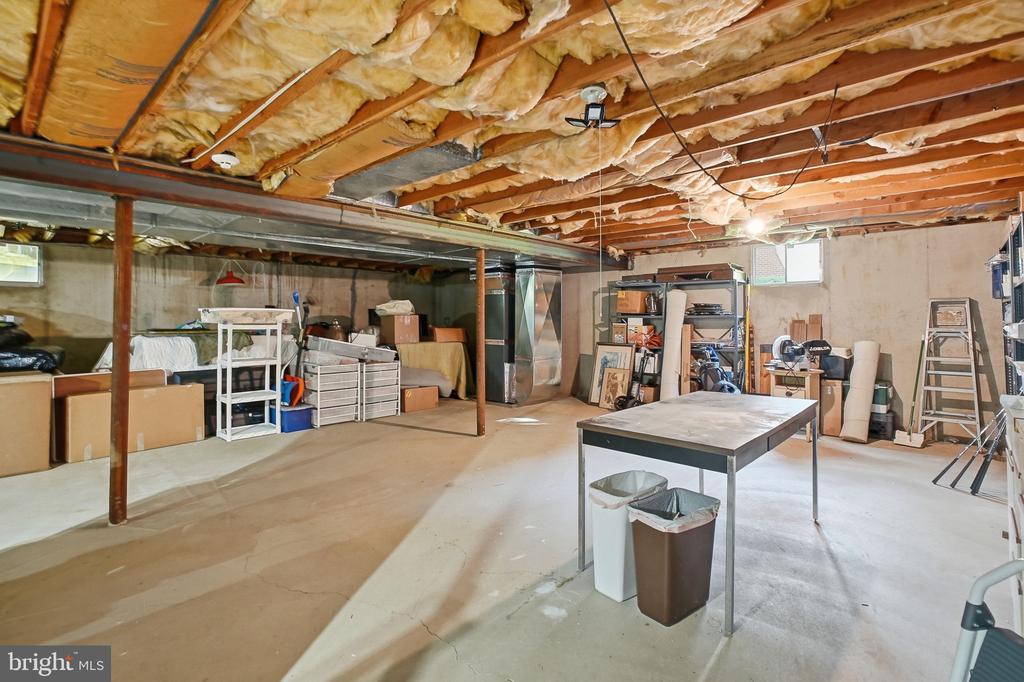 525 BEAUMONT CIRCLE