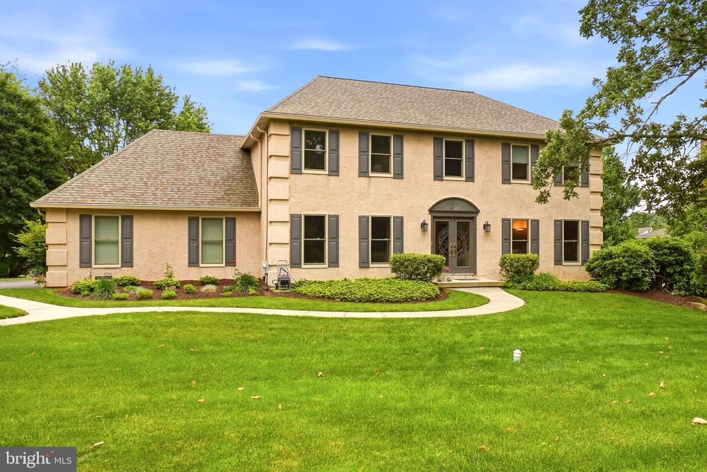525 BEAUMONT CIRCLE