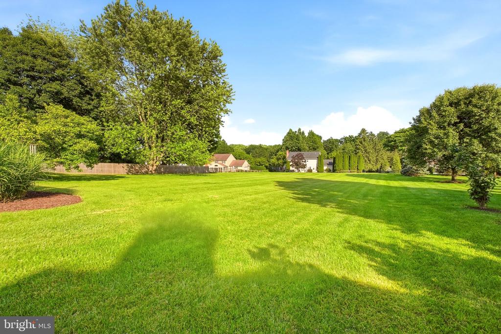 525 BEAUMONT CIRCLE