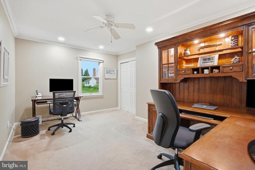 525 BEAUMONT CIRCLE