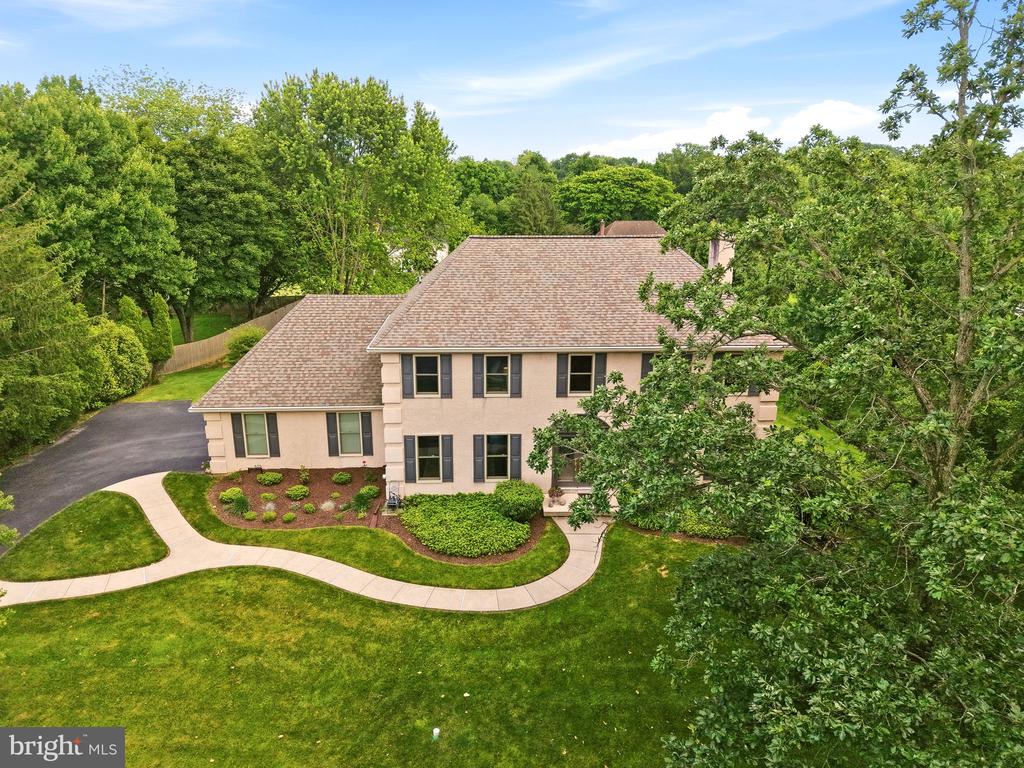 525 BEAUMONT CIRCLE