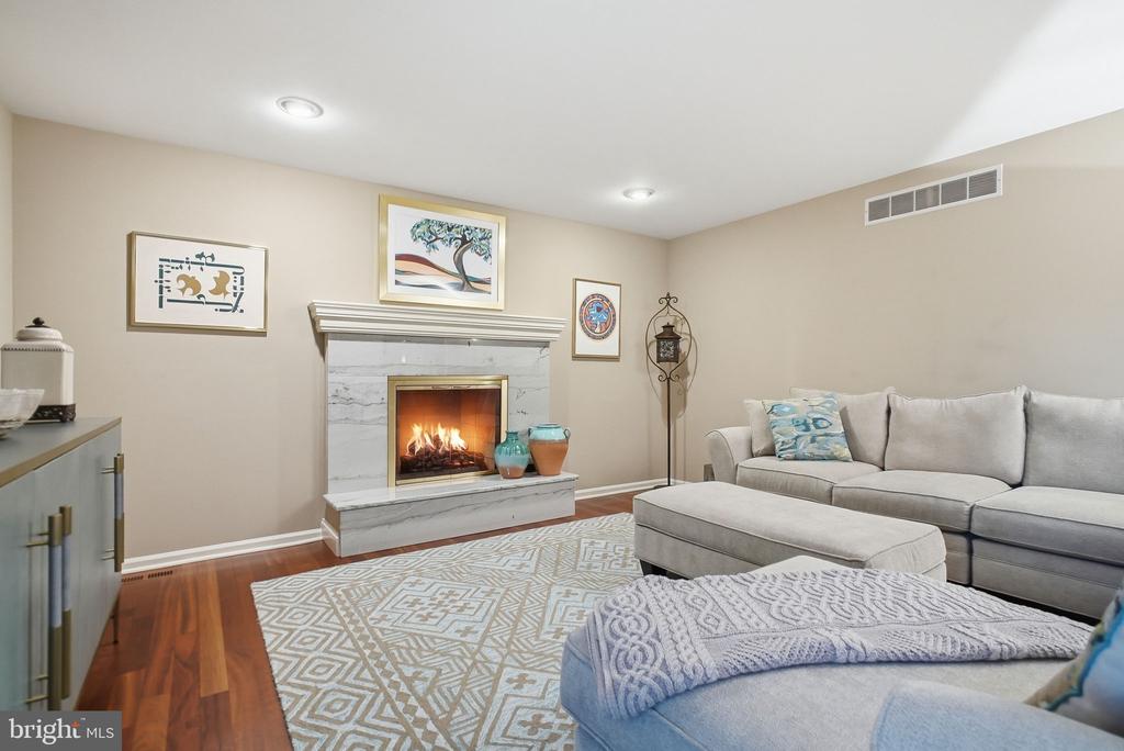 525 BEAUMONT CIRCLE