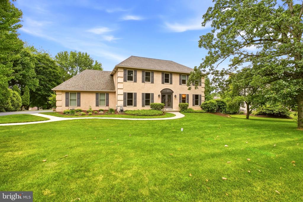 525 BEAUMONT CIRCLE