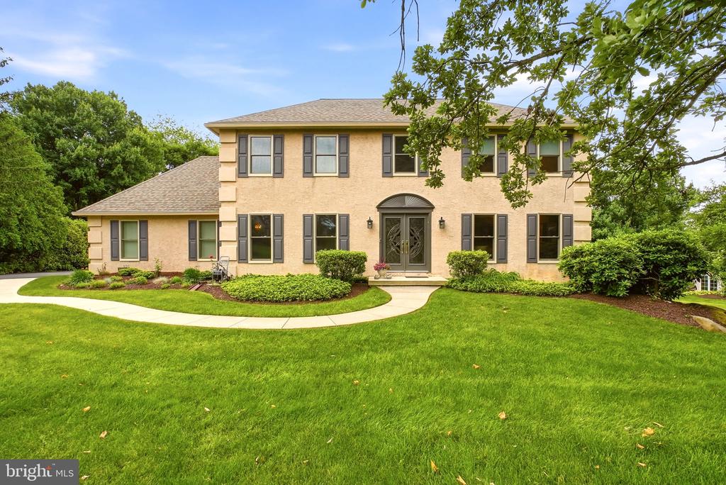 525 BEAUMONT CIRCLE