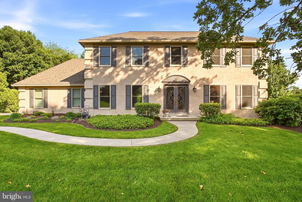 525 BEAUMONT CIRCLE