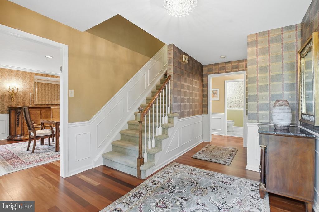 525 BEAUMONT CIRCLE