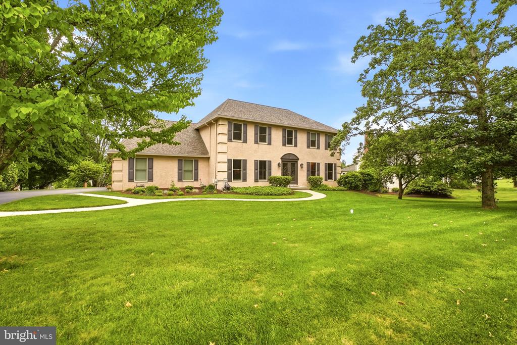 525 BEAUMONT CIRCLE