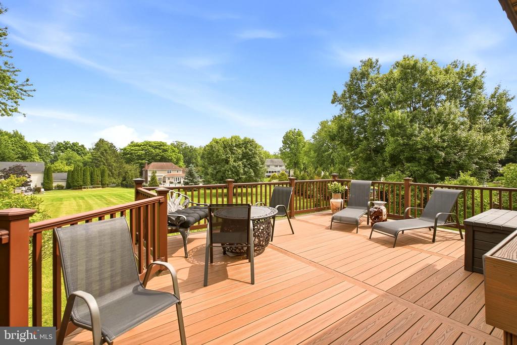 525 BEAUMONT CIRCLE