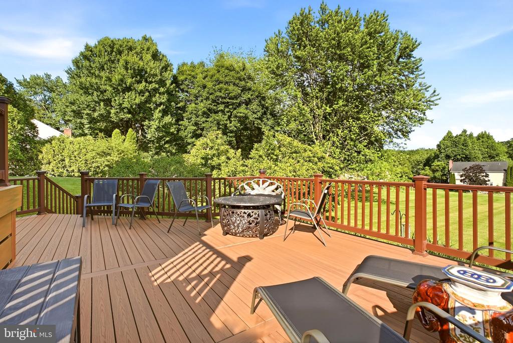 525 BEAUMONT CIRCLE