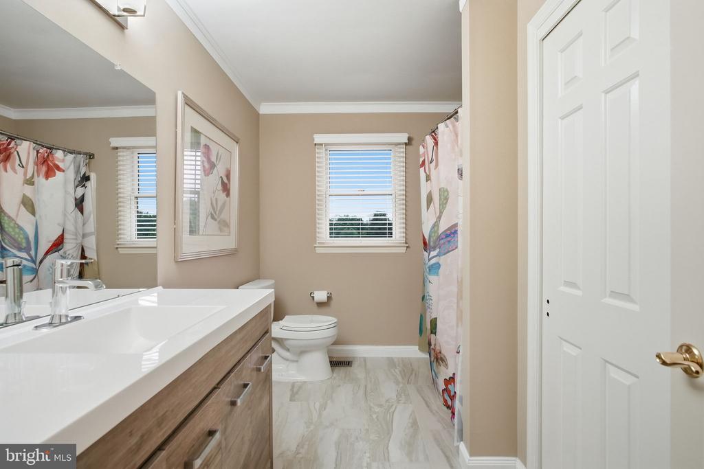 525 BEAUMONT CIRCLE