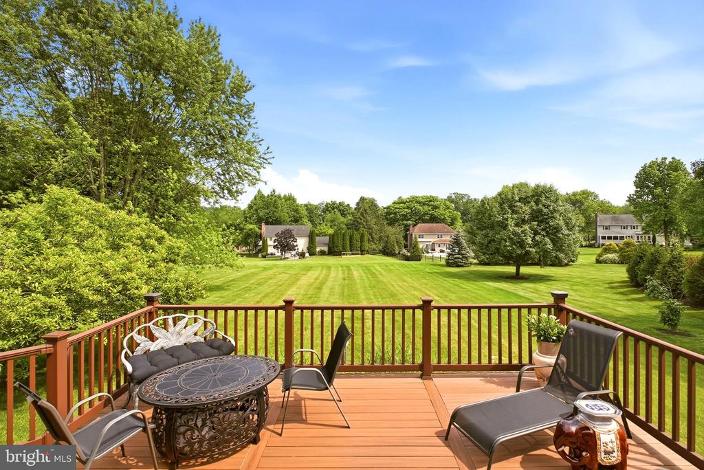 525 BEAUMONT CIRCLE