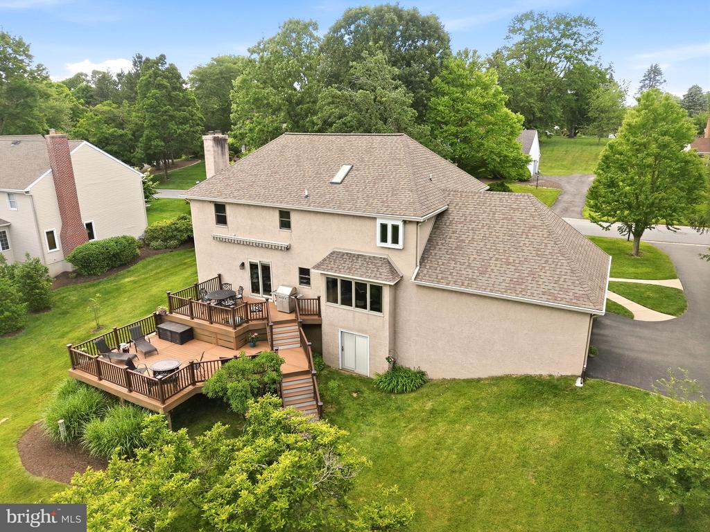 525 BEAUMONT CIRCLE