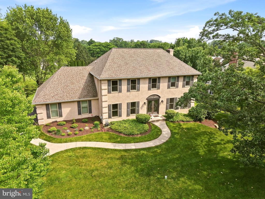 525 BEAUMONT CIRCLE