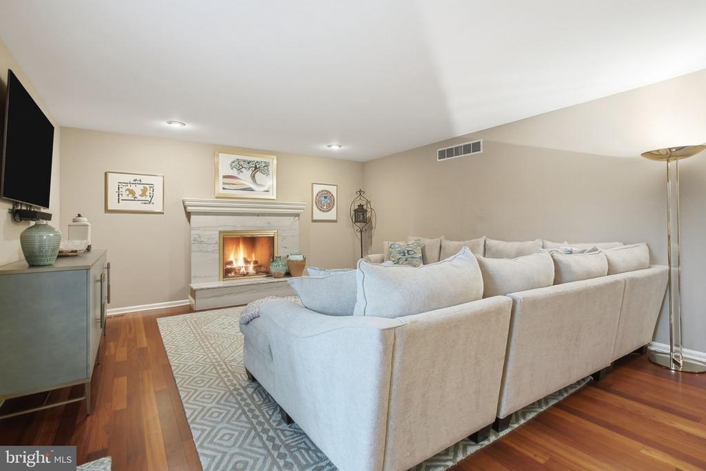 525 BEAUMONT CIRCLE