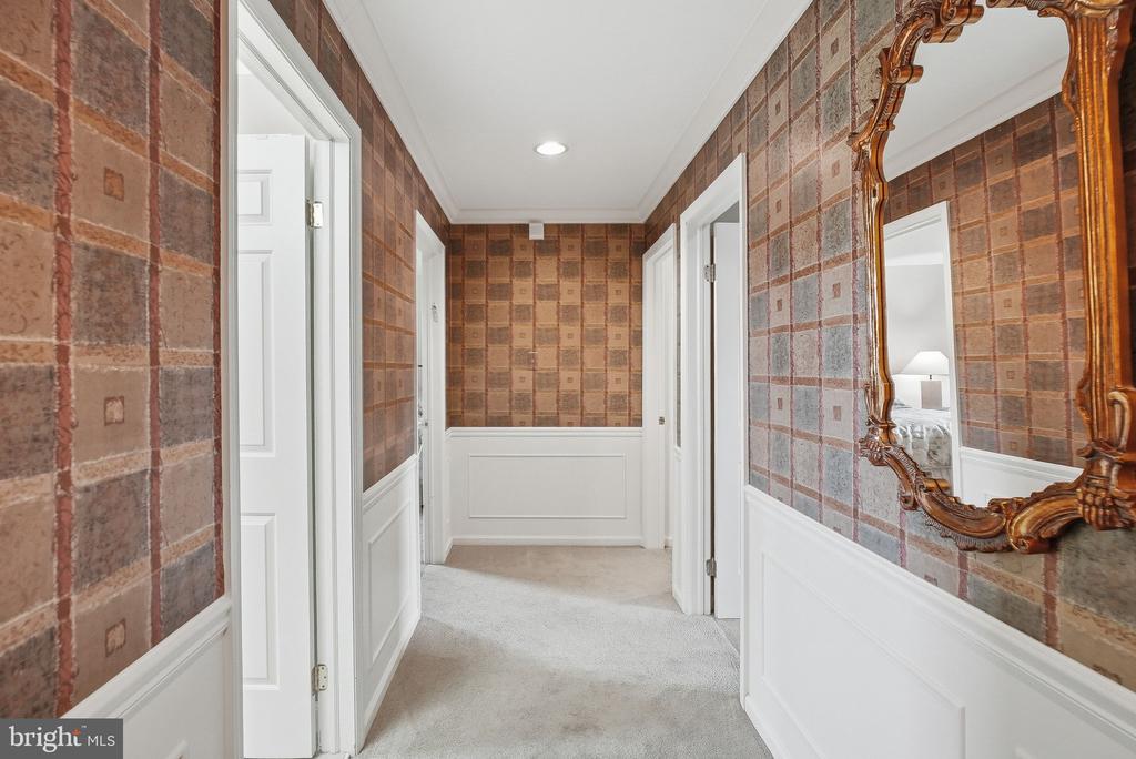 525 BEAUMONT CIRCLE
