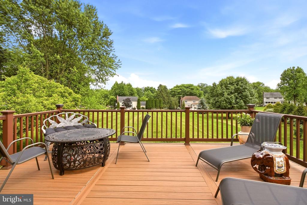 525 BEAUMONT CIRCLE