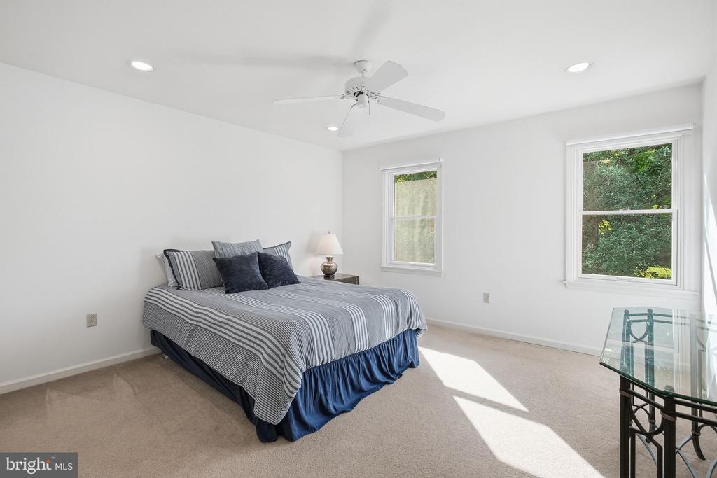 525 BEAUMONT CIRCLE