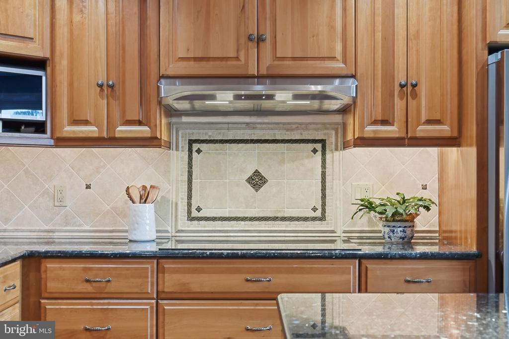 525 BEAUMONT CIRCLE