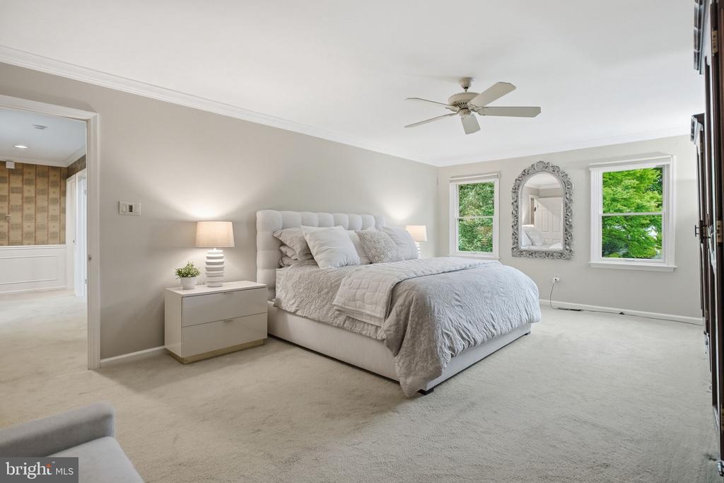 525 BEAUMONT CIRCLE