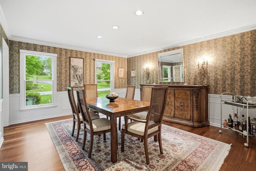 525 BEAUMONT CIRCLE