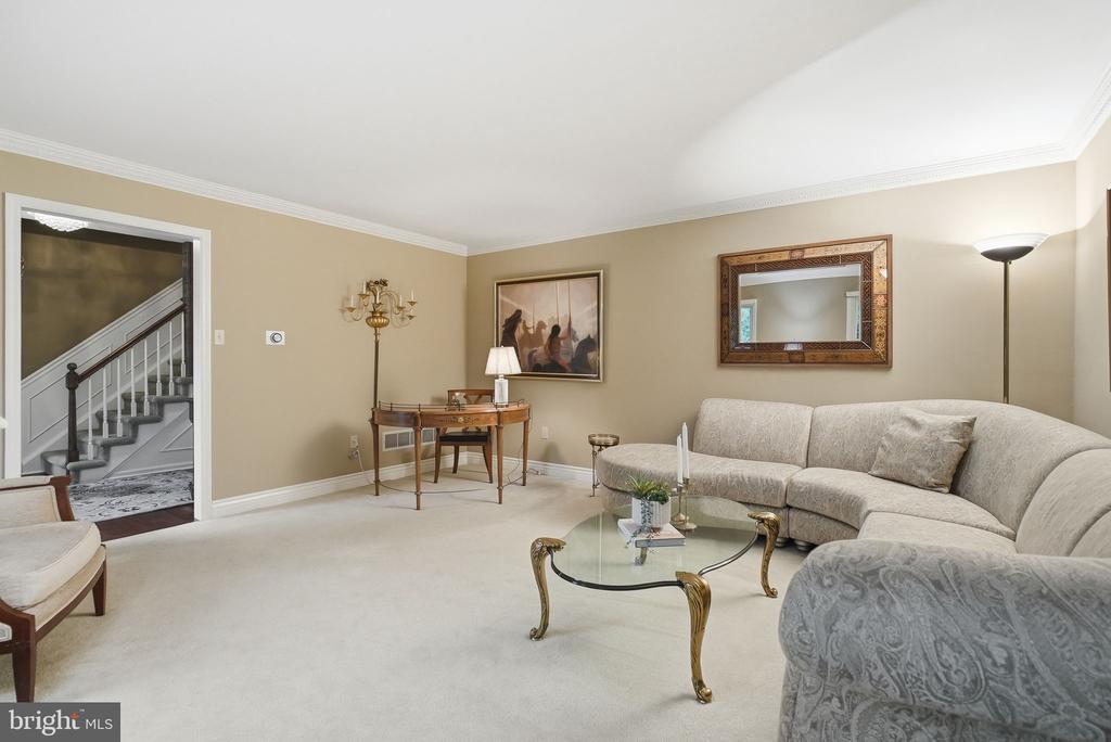 525 BEAUMONT CIRCLE