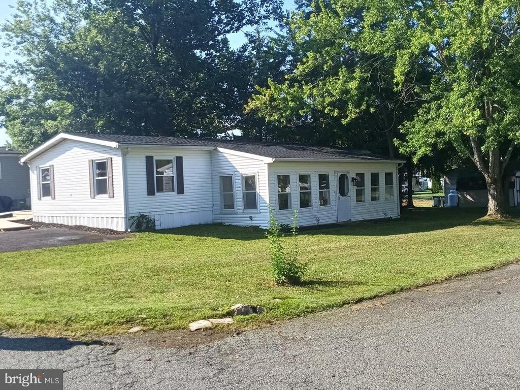 18 OAK DRIVE