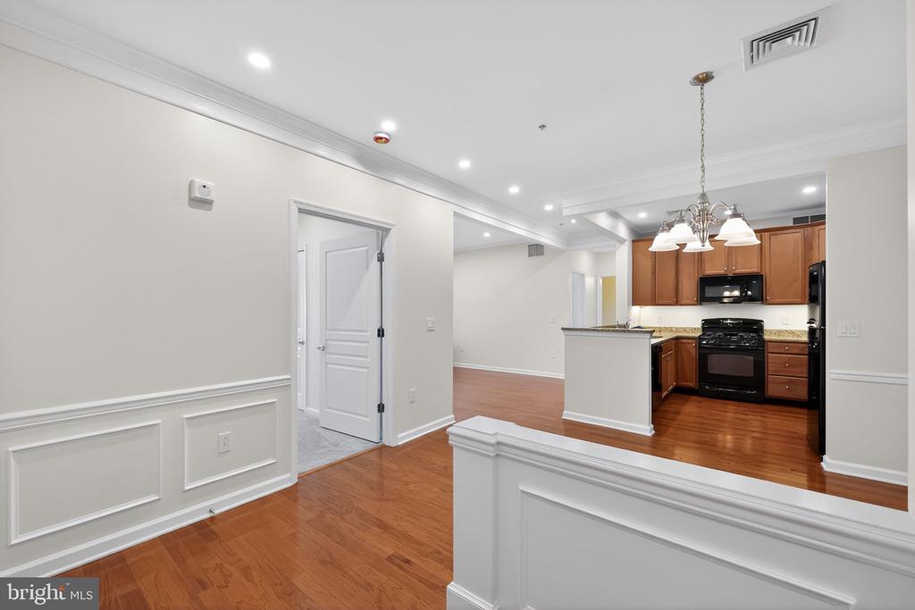 1014 CREEKSIDE DRIVE