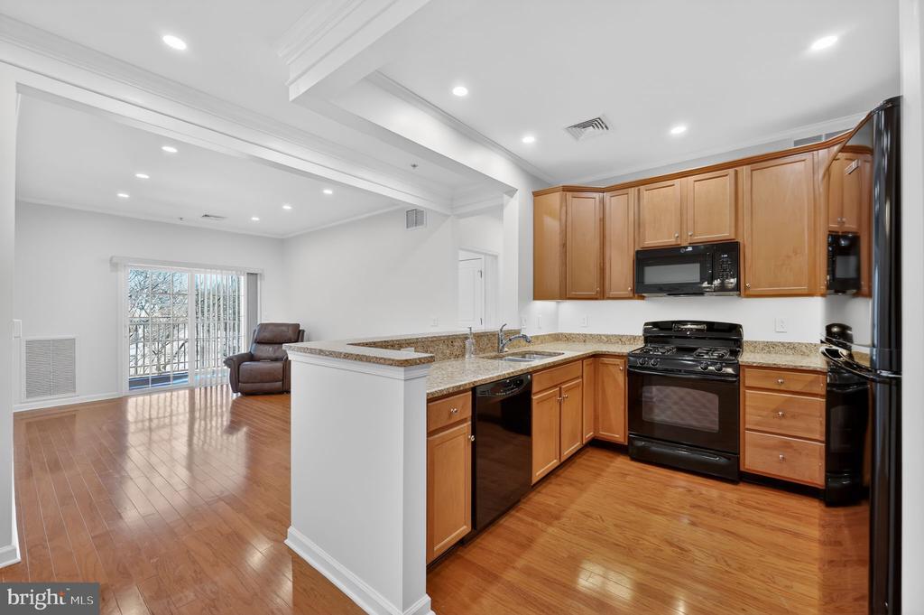 1014 CREEKSIDE DRIVE