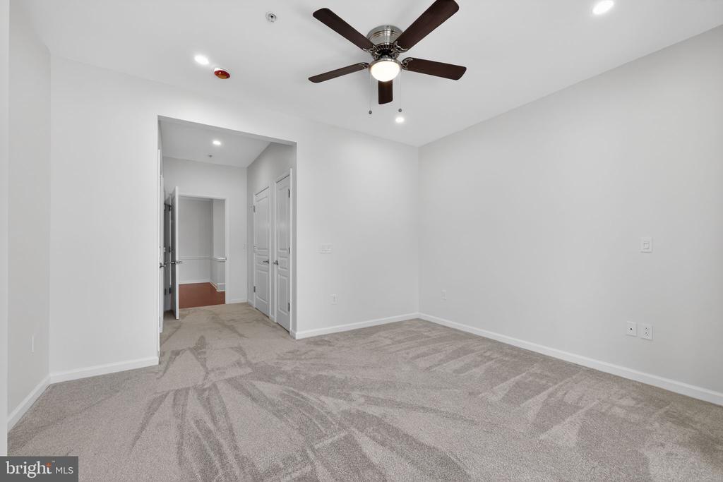 1014 CREEKSIDE DRIVE