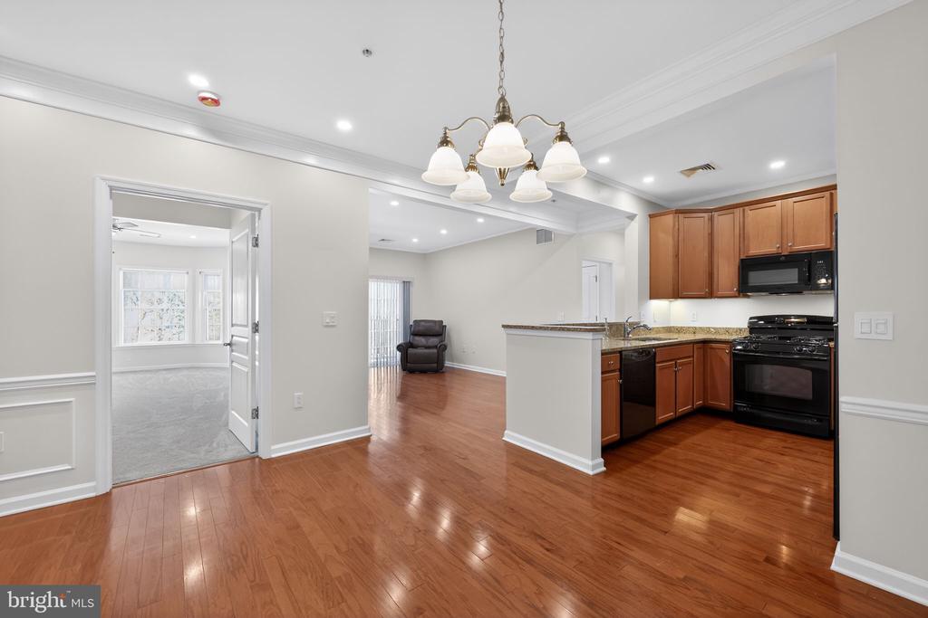 1014 CREEKSIDE DRIVE