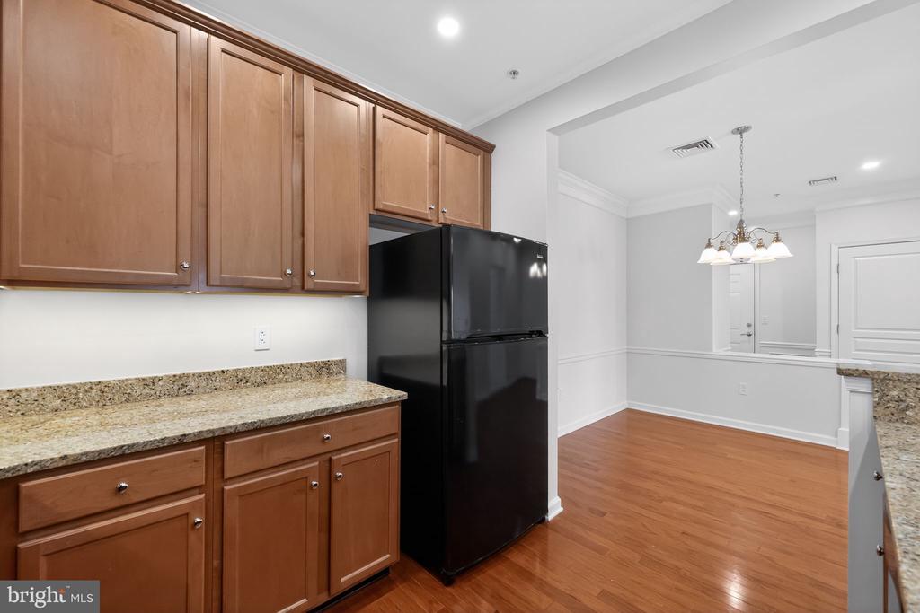 1014 CREEKSIDE DRIVE