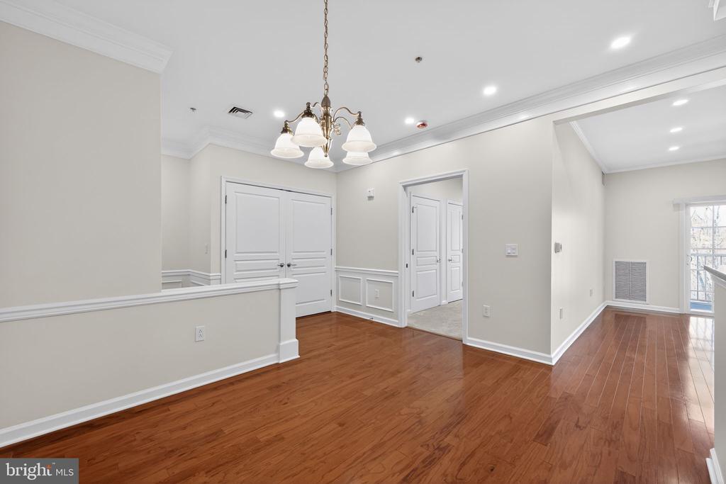 1014 CREEKSIDE DRIVE