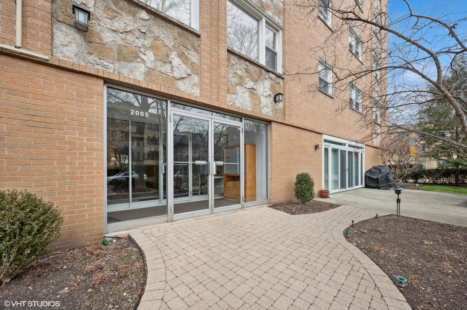 2009 Harrison Street Unit: 203