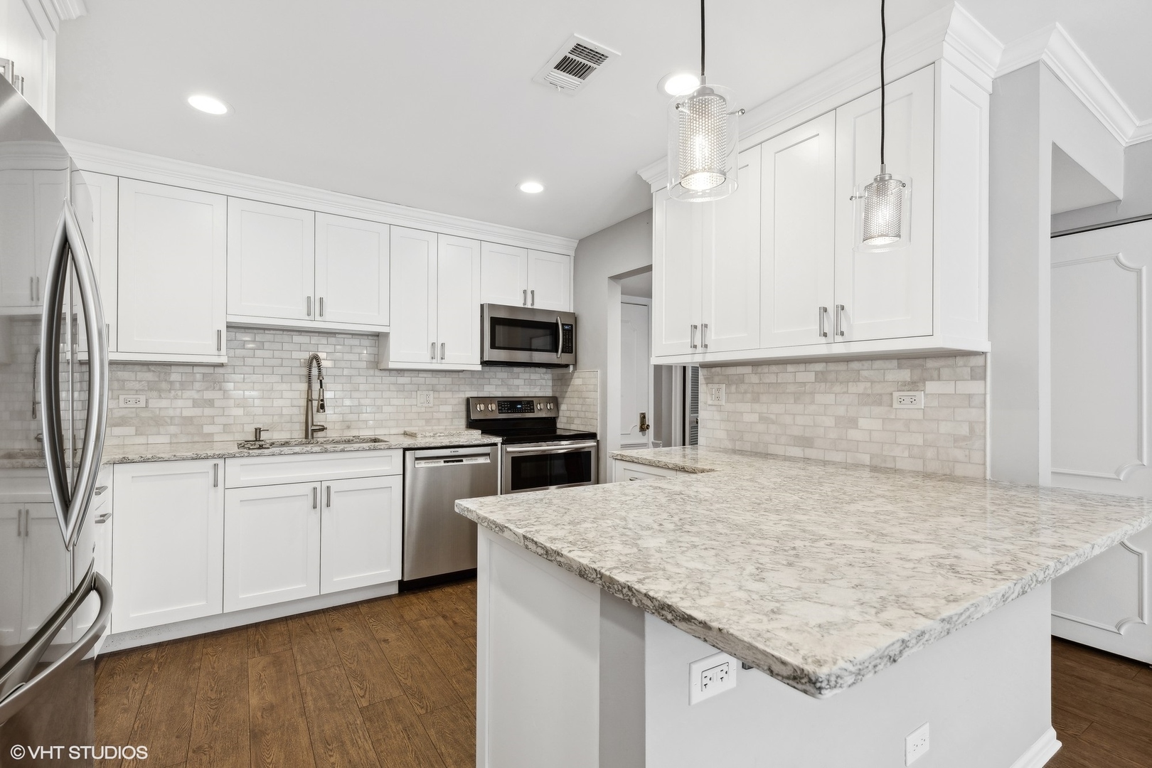 2425 Central Street Unit: 2B