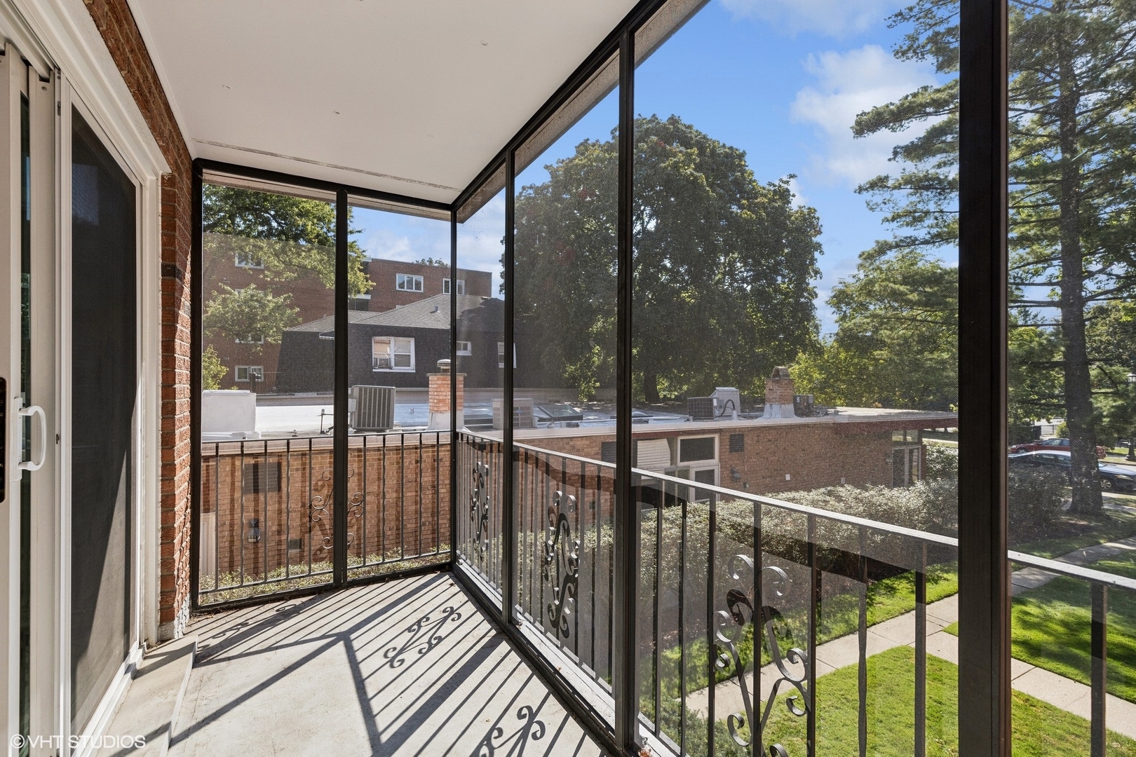 2425 Central Street Unit: 2B
